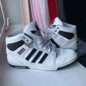 Adidas Original Hard Court Hi tops sneaker